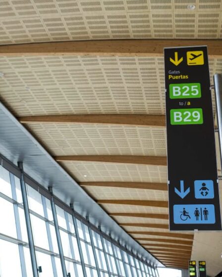 Por que as placas de sinalização aeroporto são importantes para sua viagem?